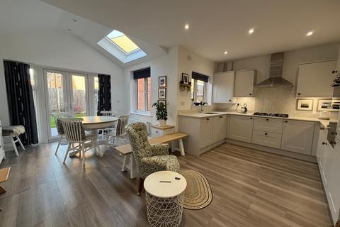 4 bedroom detached house for sale, Osprey Drive, Chichester, PO20