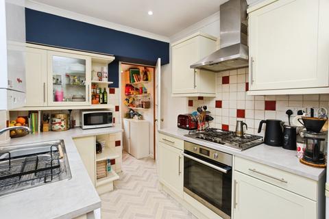 2 bedroom end of terrace house for sale, St. Marys Road, Tonbridge, Kent, TN9