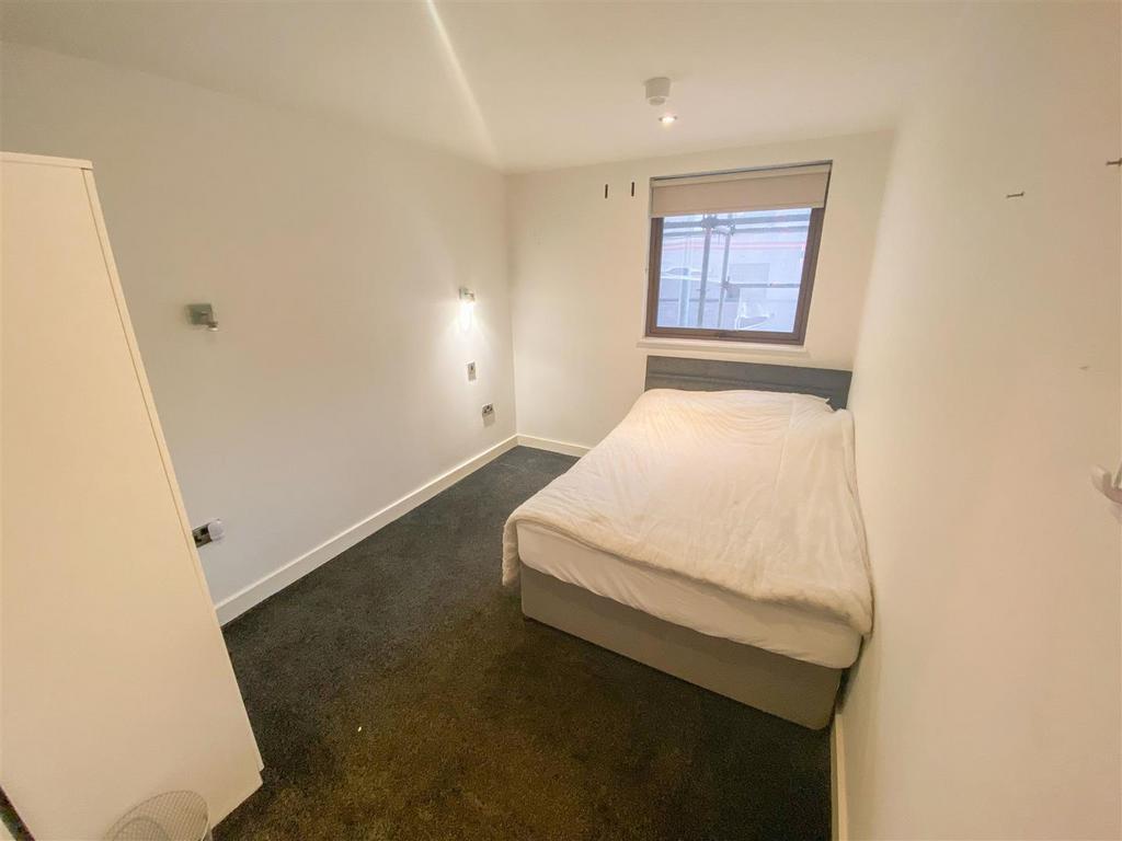 Bedroom 2.JPG