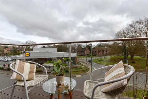 1 bedroom flat for sale, North Street, Horsham, West Sussex