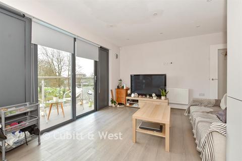 1 bedroom flat for sale, North Street, Horsham, West Sussex