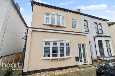 2 bedroom flat for sale, Avenue Road, WESTCLIFF-ON-SEA