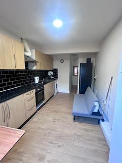 2 bedroom flat to rent, Ilford, IG1