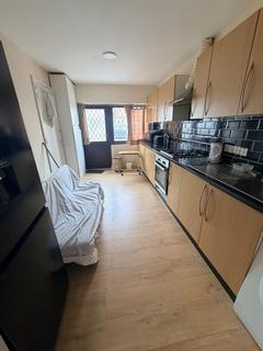 2 bedroom flat to rent, Ilford, IG1