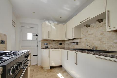 undefined, Western Row, Worthing BN11