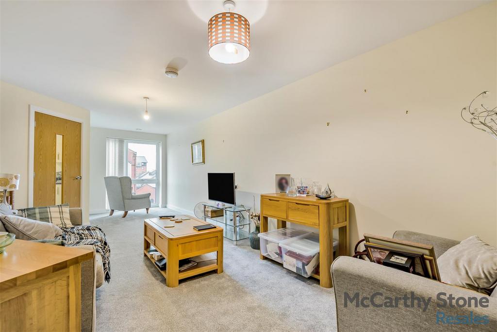 8678428-interior08.jpg
