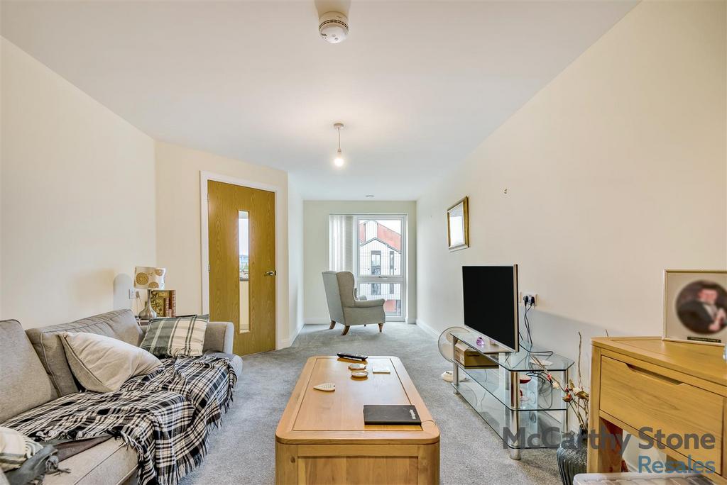 8678428-interior09.jpg