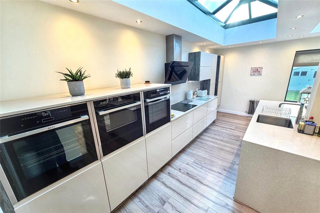 Kitchen (2)