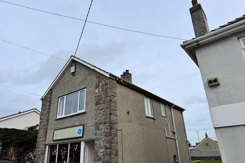 undefined, Flat, Melita, Valley, Caergybi, Ynys Mon