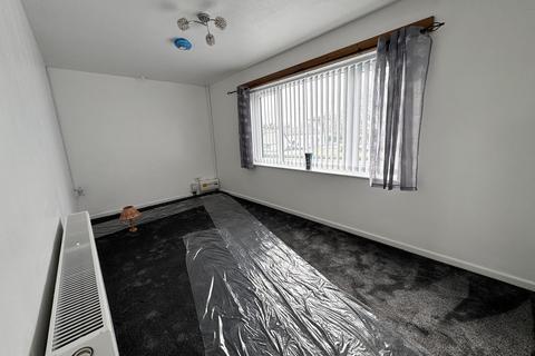 undefined, Flat, Melita, Valley, Caergybi, Ynys Mon