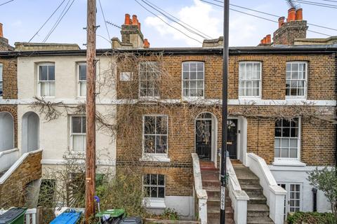 3 bedroom terraced house to rent, Lizban Street, Blackheath, SE3