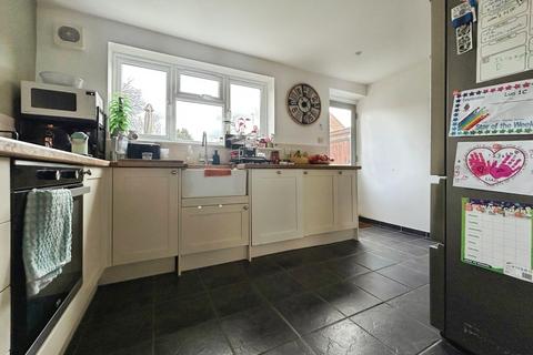 3 bedroom terraced house for sale, Kennel Lane, Bracknell, Berkshire