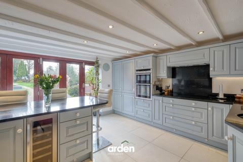 undefined, Worcester Road, Upton Warren, B61