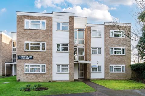 3 bedroom flat for sale, London Road, Stanmore HA7