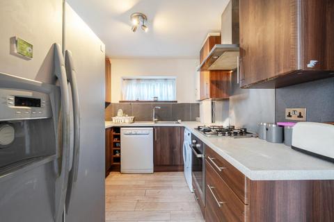 3 bedroom flat for sale, London Road, Stanmore HA7