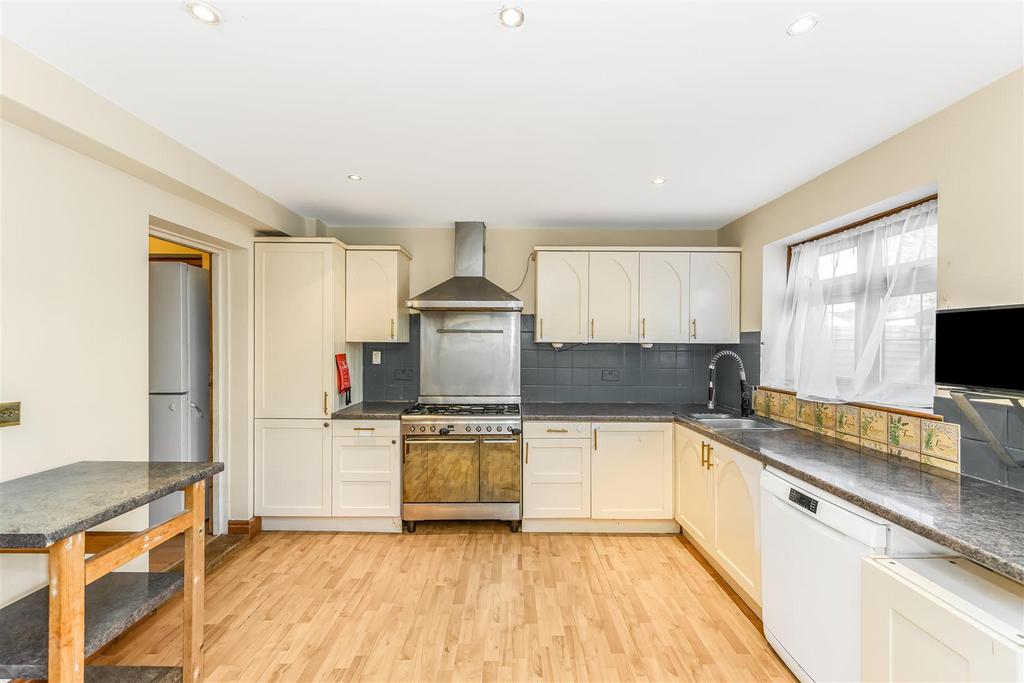 82 Walpole road-14.jpg