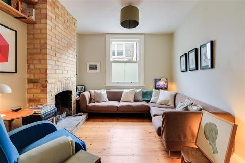 2 bedroom end of terrace house for sale, Mawson Road, Cambridge CB1