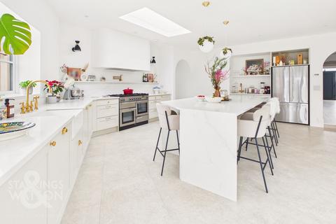 5 bedroom detached house for sale, Gudgeon Road, Mulbarton, Norwich