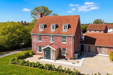 5 bedroom detached house for sale, Gudgeon Road, Mulbarton, Norwich