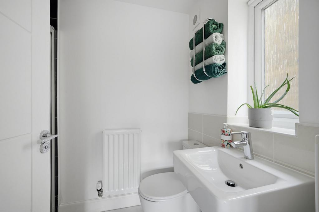Bedroom 1 ensuite