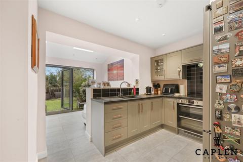 2 bedroom house for sale, Willingale Road, Loughton
