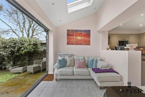 2 bedroom house for sale, Willingale Road, Loughton