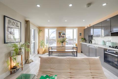 1 bedroom flat for sale, Brockley Rise, London, SE23
