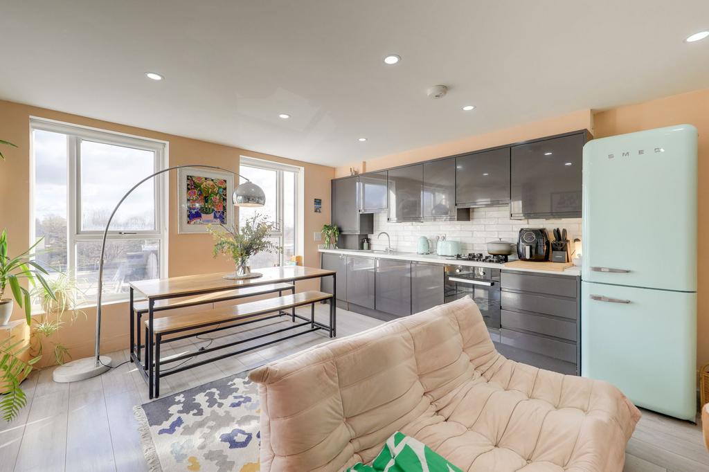 Open Plan Lounge & Kitchen