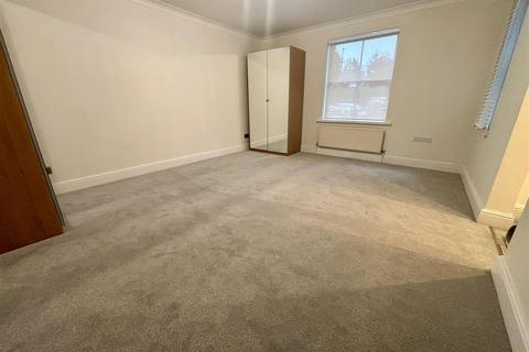 undefined, Woodside Avenue, Woodside Park