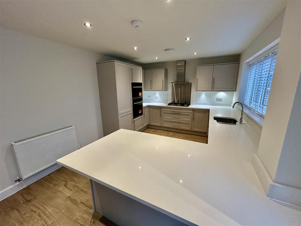 Kitchen1.JPG