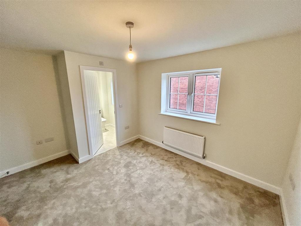 Bed11.JPG