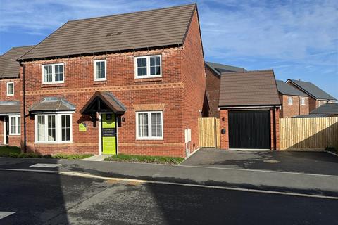 4 bedroom detached house for sale, Foundry Point, Whitchurch.