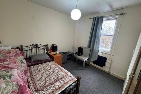 undefined, Myrtle Road, Hounslow, TW3 1QE