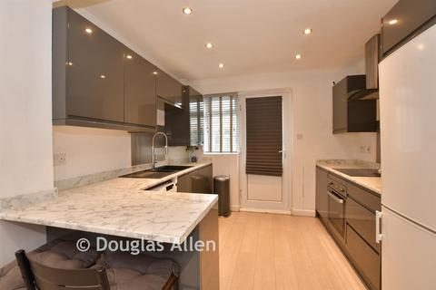 2 bedroom terraced house for sale, Turnage Road, Dagenham RM8