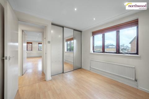 1 bedroom flat for sale, Church Lane, Kings Langley, WD4