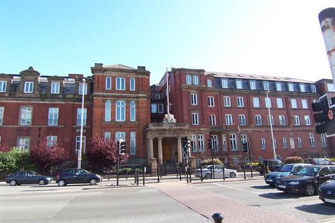 2 bedroom apartment to rent, The Royal Salford