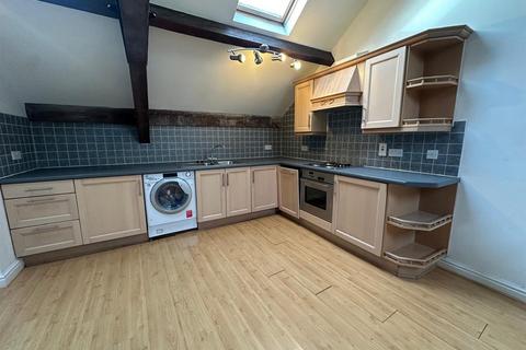 2 bedroom apartment to rent, The Royal Salford