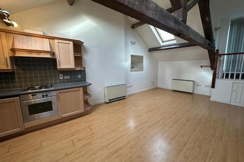 2 bedroom apartment to rent, The Royal Salford