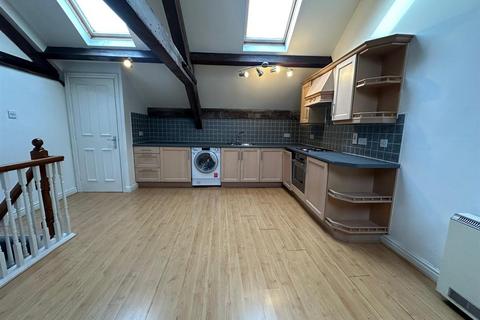 2 bedroom apartment to rent, The Royal Salford