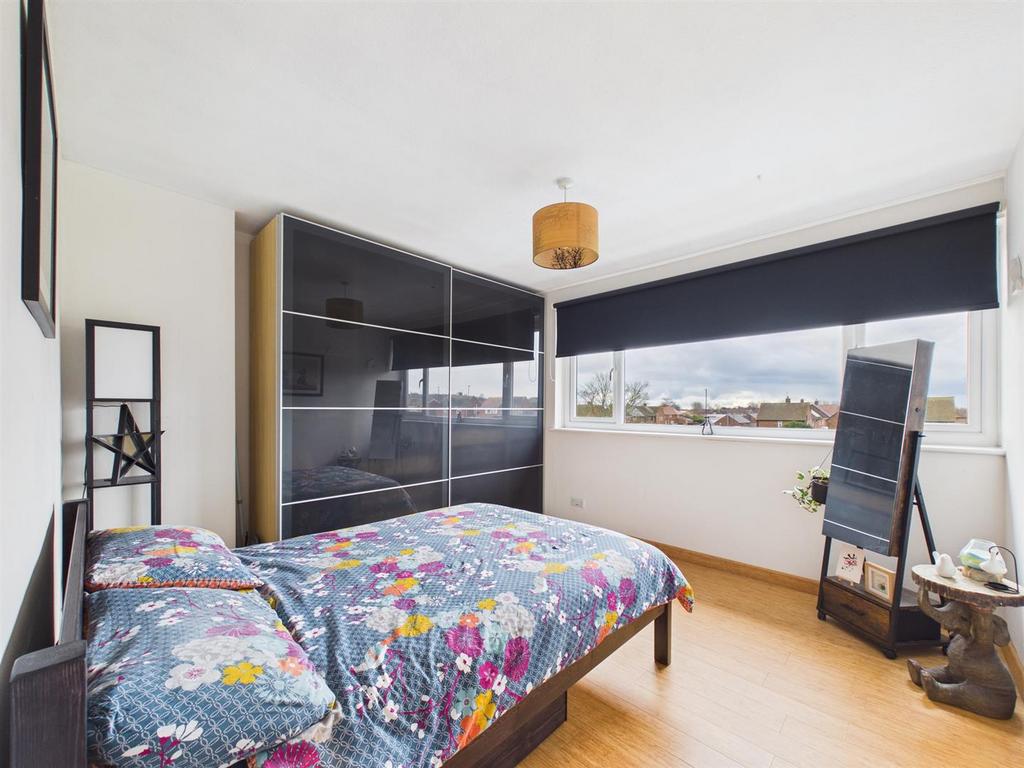 Bed 1.jpg