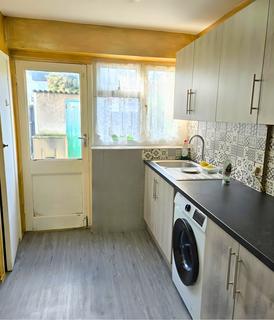 3 bedroom terraced house to rent, Bradfield Drive, Barking IG11