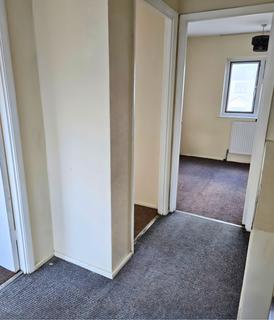 3 bedroom terraced house to rent, Bradfield Drive, Barking IG11