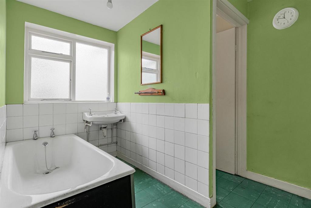 19 73161.jpg