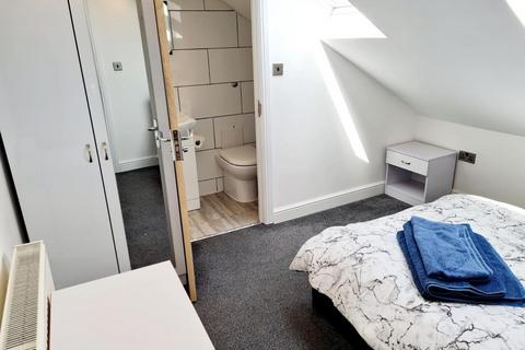 1 bedroom house to rent, Leavesden Road, Watford WD24