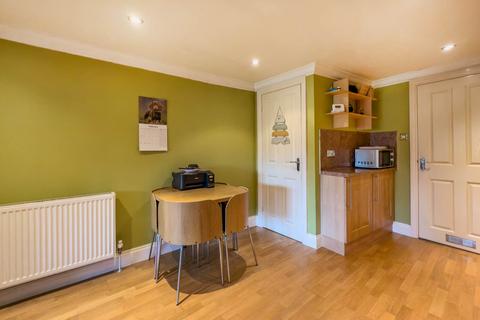 undefined, Beehive Court, Liversedge