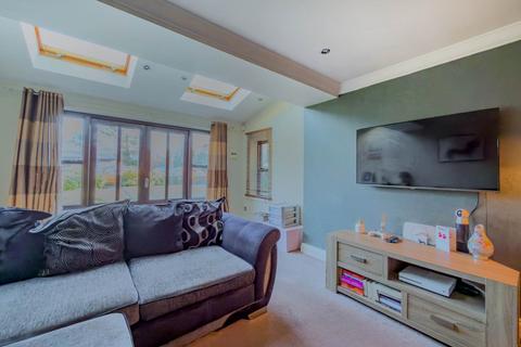 undefined, Beehive Court, Liversedge