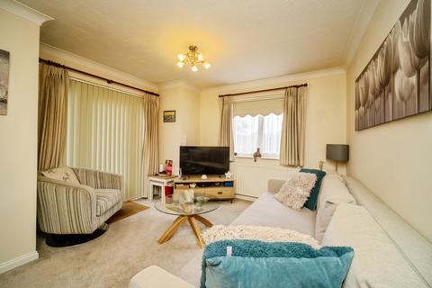 1 bedroom flat for sale, Brookfield Court, 1 Broadway Road, Lightwater, Surrey, GU18