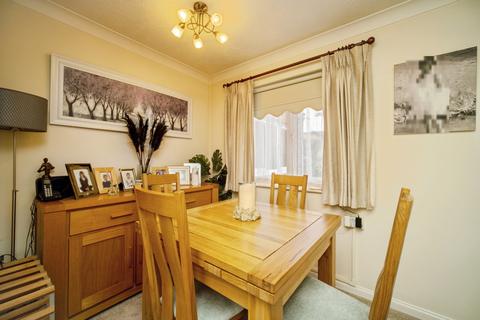 1 bedroom flat for sale, Brookfield Court, 1 Broadway Road, Lightwater, Surrey, GU18