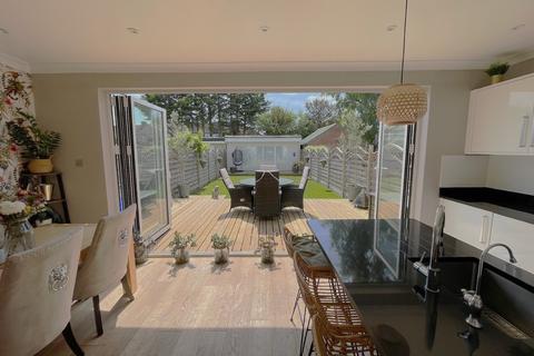 4 bedroom terraced house for sale, Buckleigh Avenue, Raynes Park, London, SW20