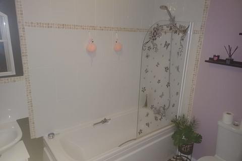 2 bedroom flat to rent, 84 High Street, Thurnscoe